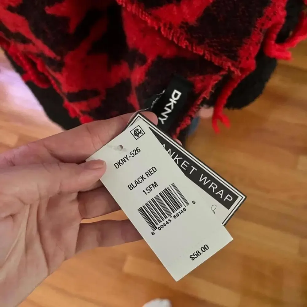 DKNY Women's Oversized Houndstooth Scarf Red/Black
